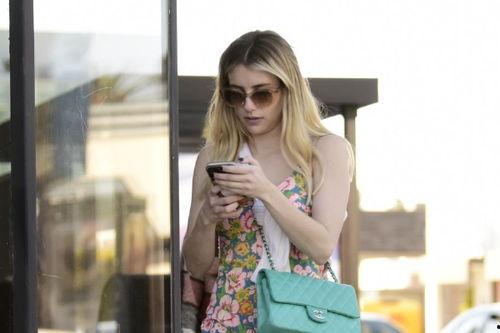 黑科吃瓜女,吃瓜女生的校园奇遇记