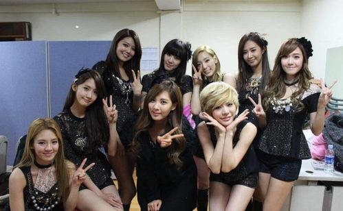 景区吃瓜女子事件